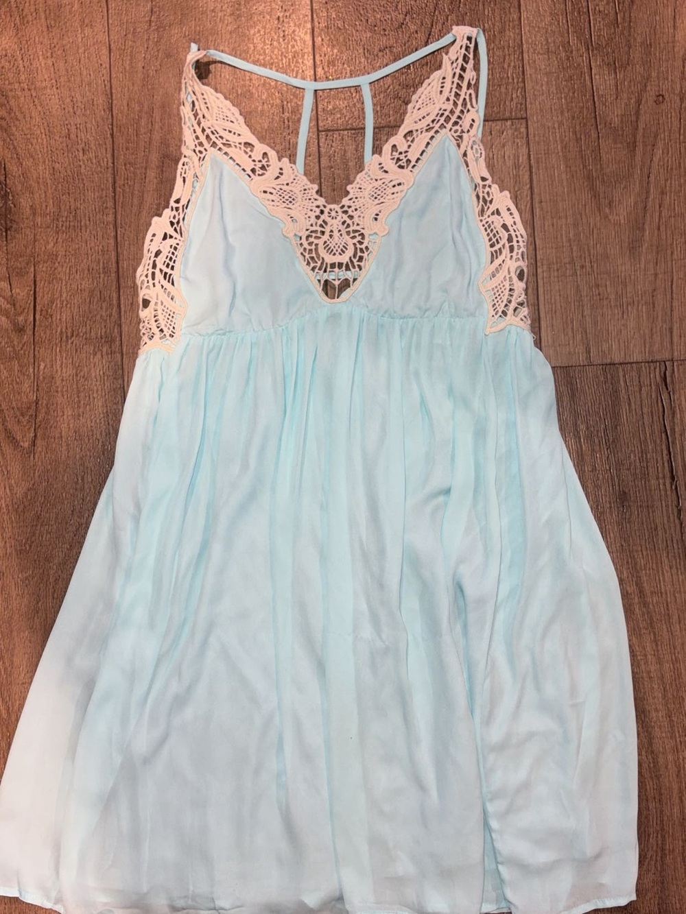 NWT: Paper Crane Lace Trim Light Blue Flowy Dress: Size Medium (zipper closure)